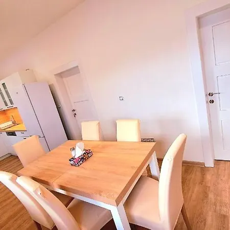 بيت ضيافة Na Jezerkach Vacenovice